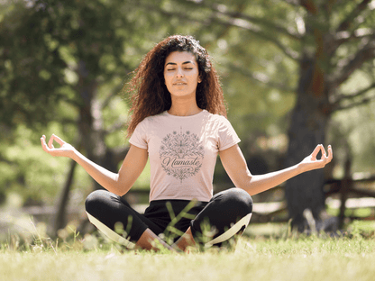 Bio - Baumwoll - T-Shirt - Boho Yoga Shirt – Filigranes Mandala Design – Spirituelles T-Shirt - YogaStylz