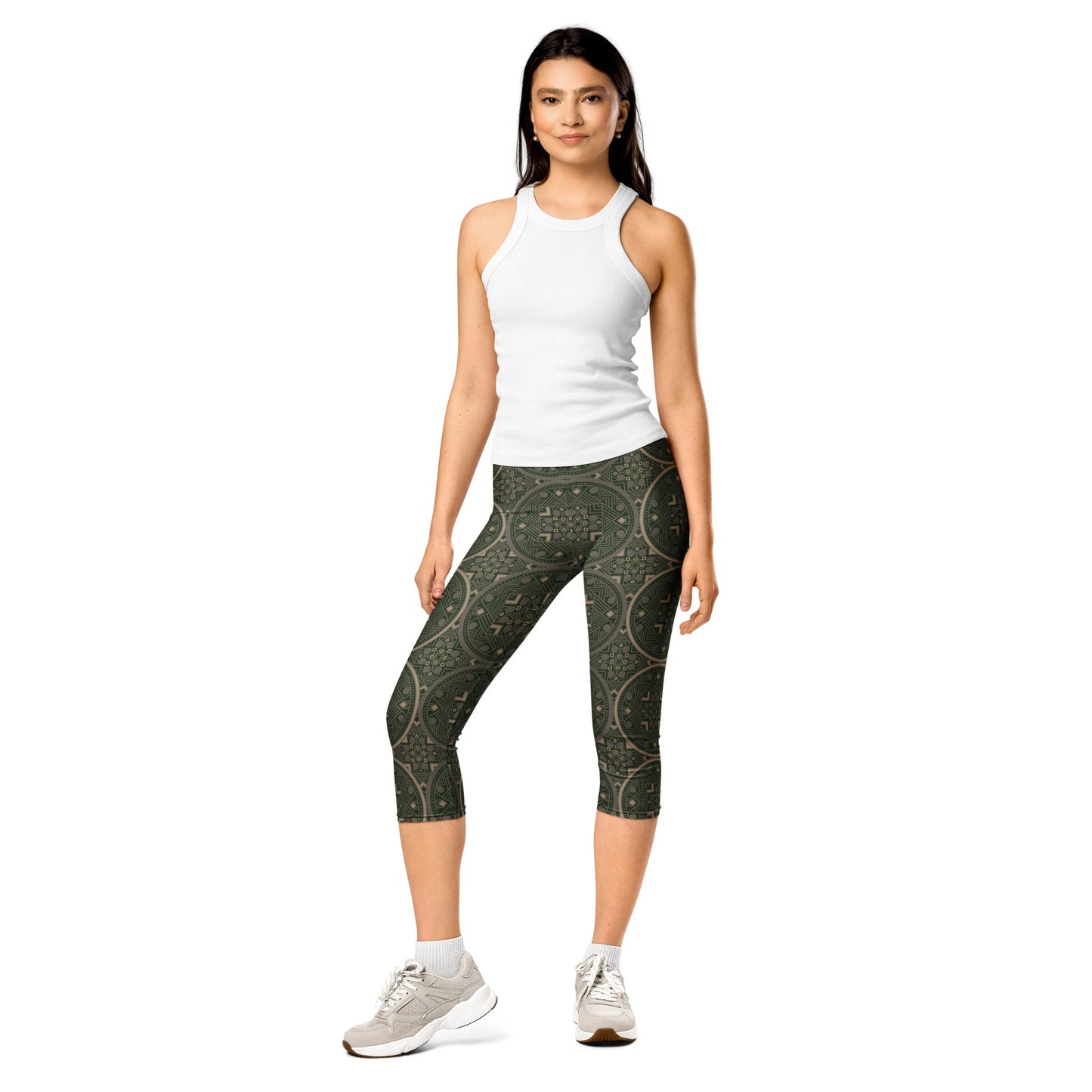 Capri - Leggings Olivgrün – 3/4 Yogahose mit orientalischem Muster, UV - Schutz & 4 - Wege - Stretch | Boho Activewear Damen - YogaStylz