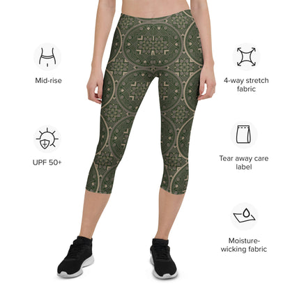 Capri - Leggings Olivgrün – 3/4 Yogahose mit orientalischem Muster, UV - Schutz & 4 - Wege - Stretch | Boho Activewear Damen - YogaStylz