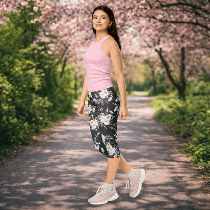 Capri - Leggings – Weißes Blumenmuster - YogaStylz