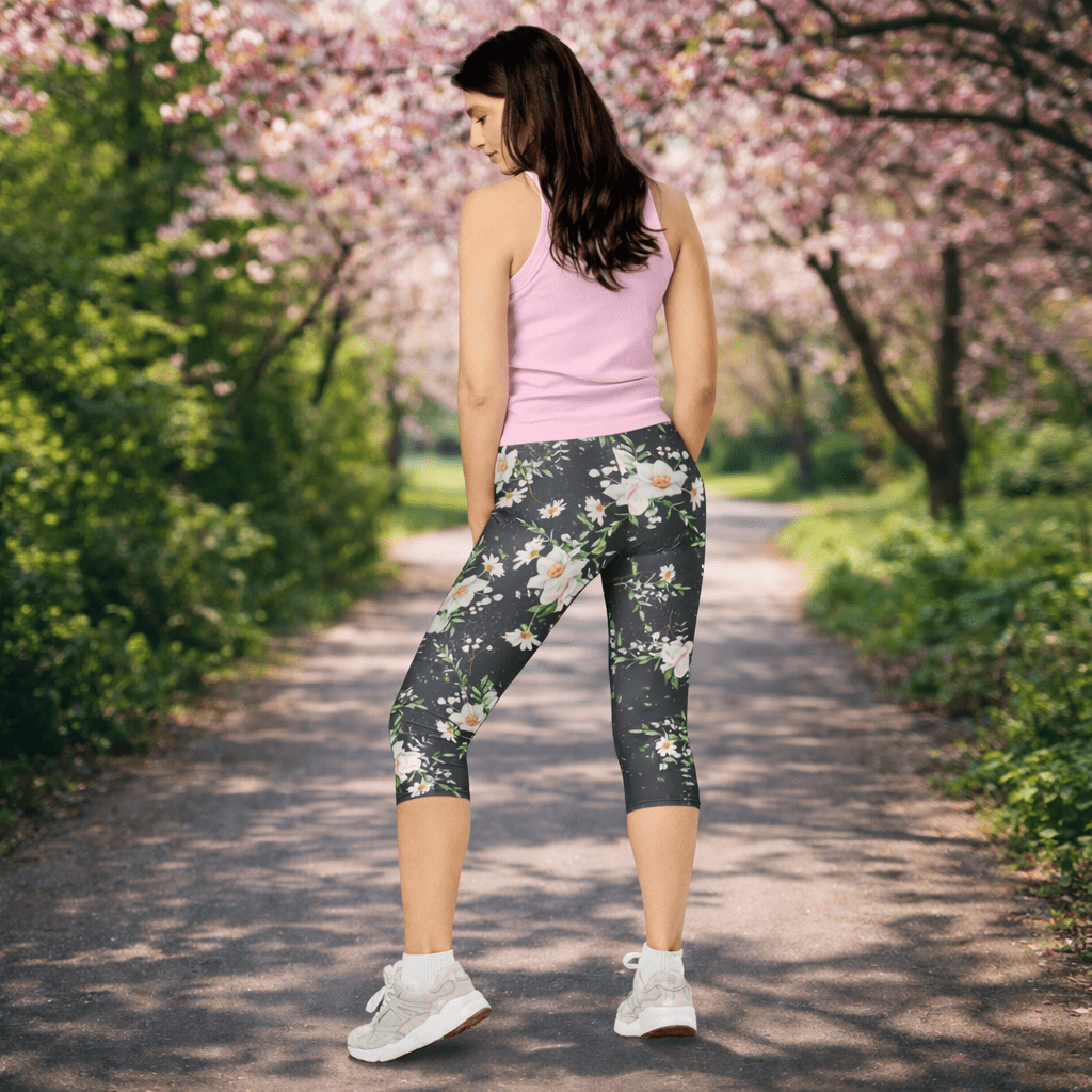 Capri - Leggings – Weißes Blumenmuster - YogaStylz