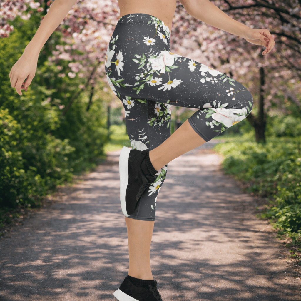 Capri - Leggings – Weißes Blumenmuster - YogaStylz