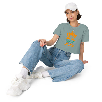 Crop - Top mit Lotus & „Inhale Hold Exhale“ - Print – Lockeres Sommer - Shirt aus Baumwolle | Achtsame Yoga Streetwear Damen - YogaStylz
