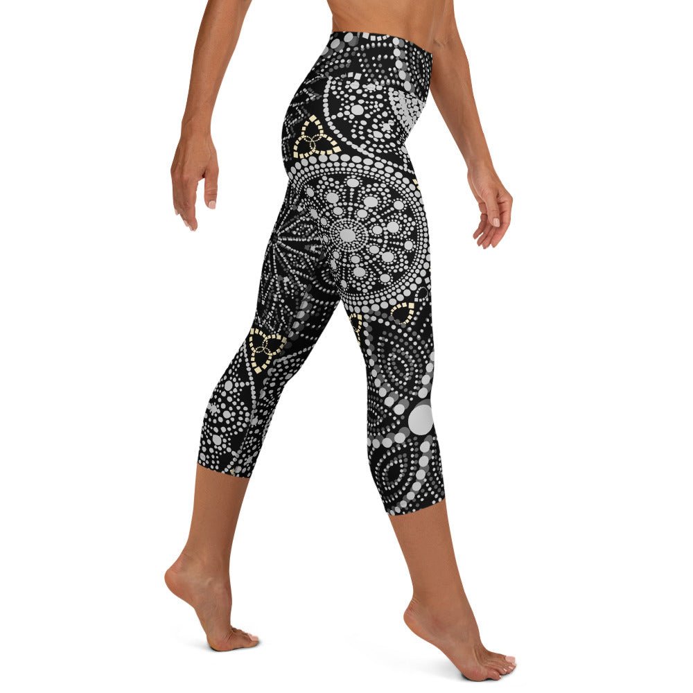 Mandala Capri - Yoga - Leggings Schwarz Weiß – Hoher Bund & 4 - Wege - Stretch | Bequeme Wadenleggings für Damen im Boho - Stil - YogaStylz