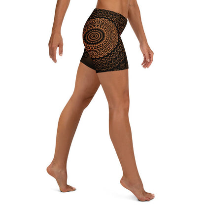 Mandala Shorts Braun Schwarz – Bequeme Boho - Shorts mit 4 - Wege - Stretch & elastischem Bund | Performance - Shorts für Yoga & Fitness - YogaStylz