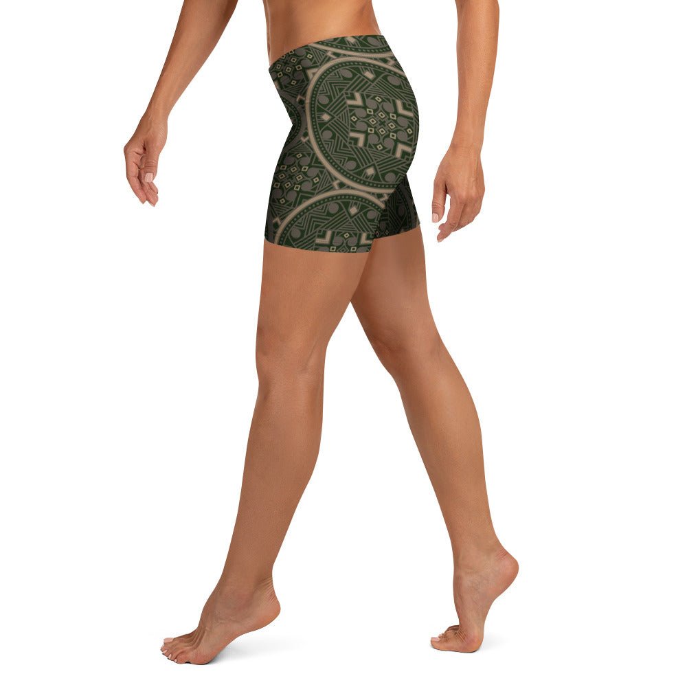 Mandala Shorts Grün – Boho Performance - Shorts mit orientalischem Muster & elastischem Bund | Stretch - Sportshorts für Damen - YogaStylz
