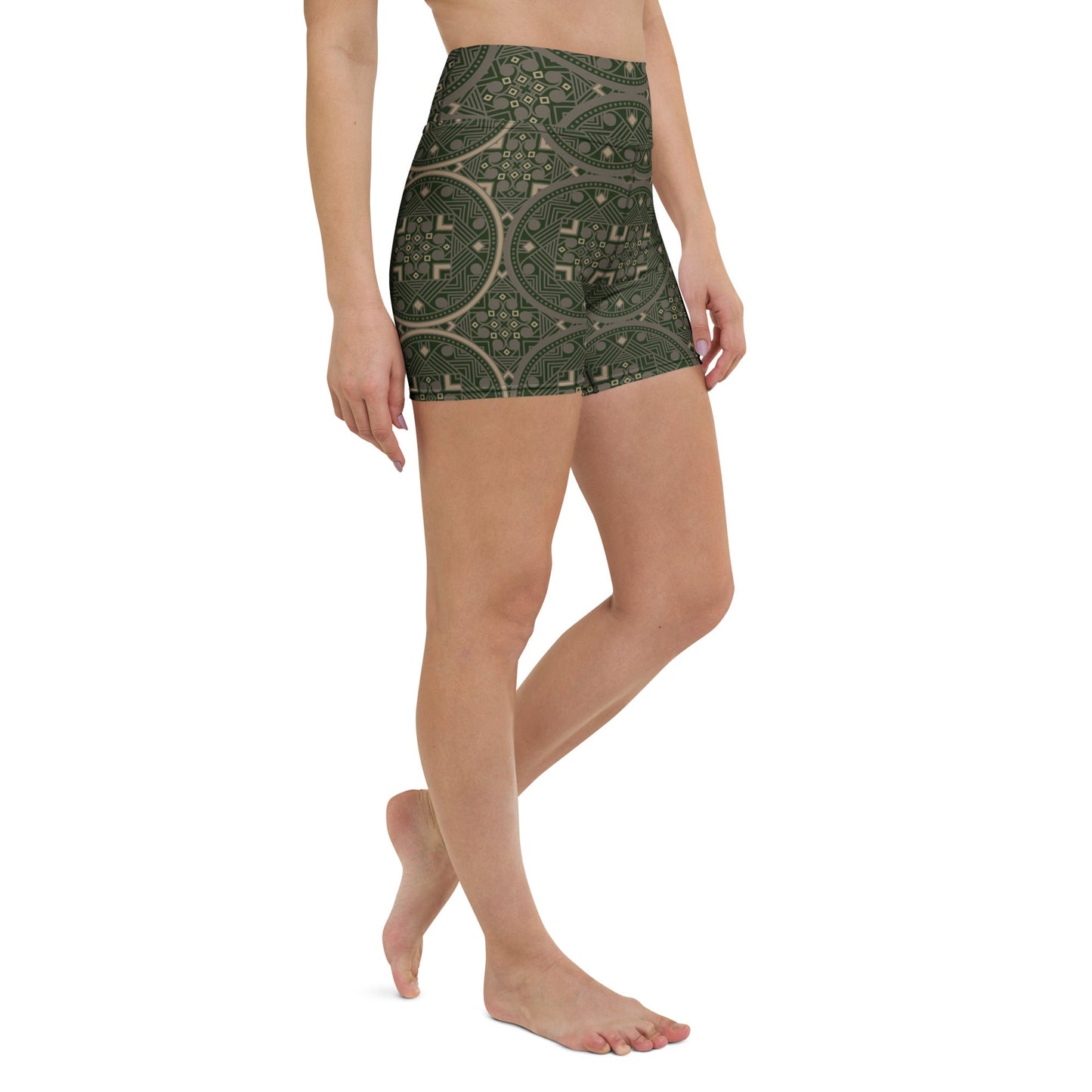 Mandala Shorts Grün – Boho Trainingsshorts mit orientalischem Muster, 4 - Wege - Stretch & hohem Bund | Sportshorts Damen - YogaStylz