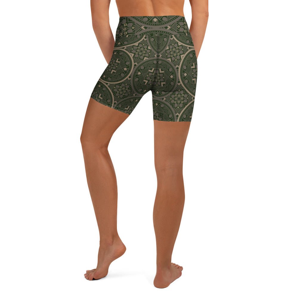 Mandala Shorts Grün – Boho Trainingsshorts mit orientalischem Muster, 4 - Wege - Stretch & hohem Bund | Sportshorts Damen - YogaStylz