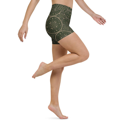 Mandala Shorts Grün – Boho Trainingsshorts mit orientalischem Muster, 4 - Wege - Stretch & hohem Bund | Sportshorts Damen - YogaStylz
