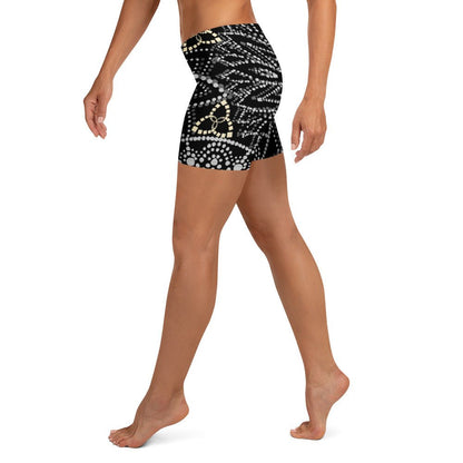 Mandala Shorts Schwarz Weiß – Boho Stretch - Shorts mit 4 - Wege - Stretch & elastischem Bund | Sportlich & bequem - YogaStylz