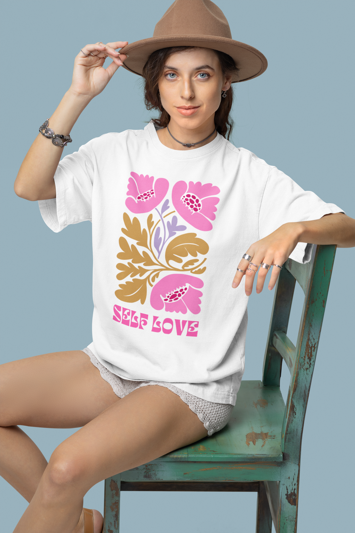 T-Shirt mit „Self Love“ Print – Florales Unisex Shirt aus 100 % Baumwolle (Bio) | Retro Achtsamkeit & Nachhaltigkeit