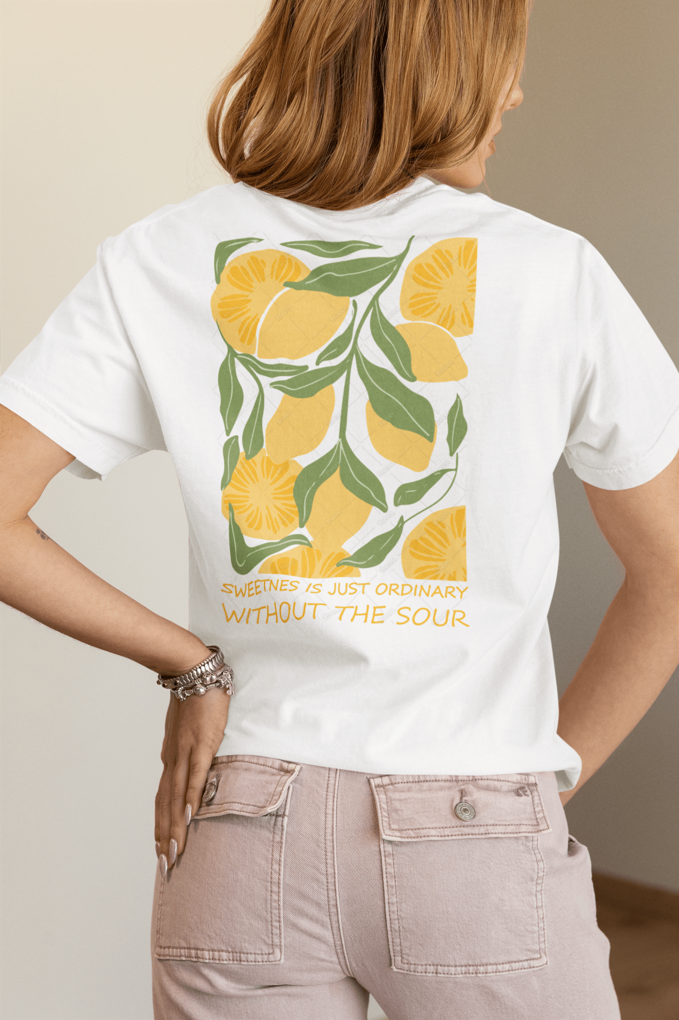 Süße ist nichts Besonderes – Backprint T-Shirt Unisex – Streetwear Spruchshirt – 100 % Baumwolle - YogaStylz