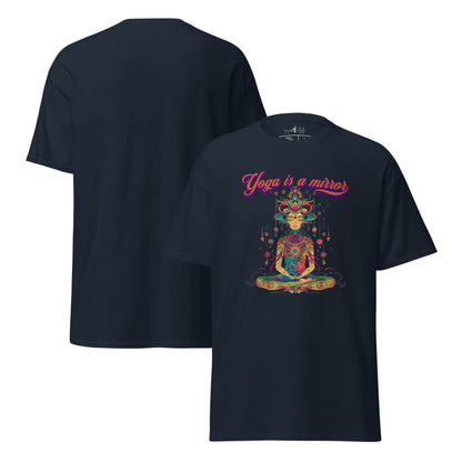 T-Shirt Yoga is a Mirror – Spirituelles Unisex Shirt – Achtsamkeit & Selbstreflexion – 100 % Baumwolle - Klassisches Unisex T-Shirt - YogaStylz