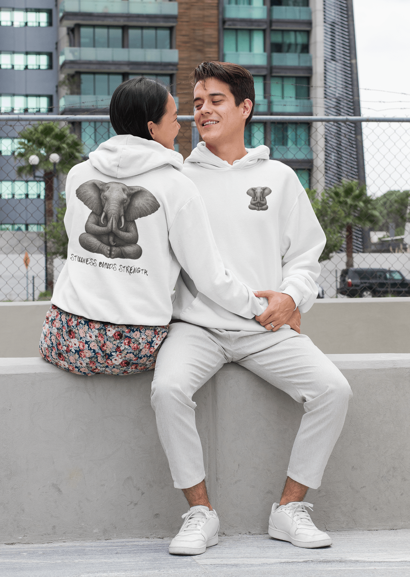 Unisex - Kapuzenpullover - Yoga Hoodie Elefant – Stillness builds strength – Spiritueller Unisex Kapuzenpullover – Boho Design – Achtsamkeit & Komfort - YogaStylz