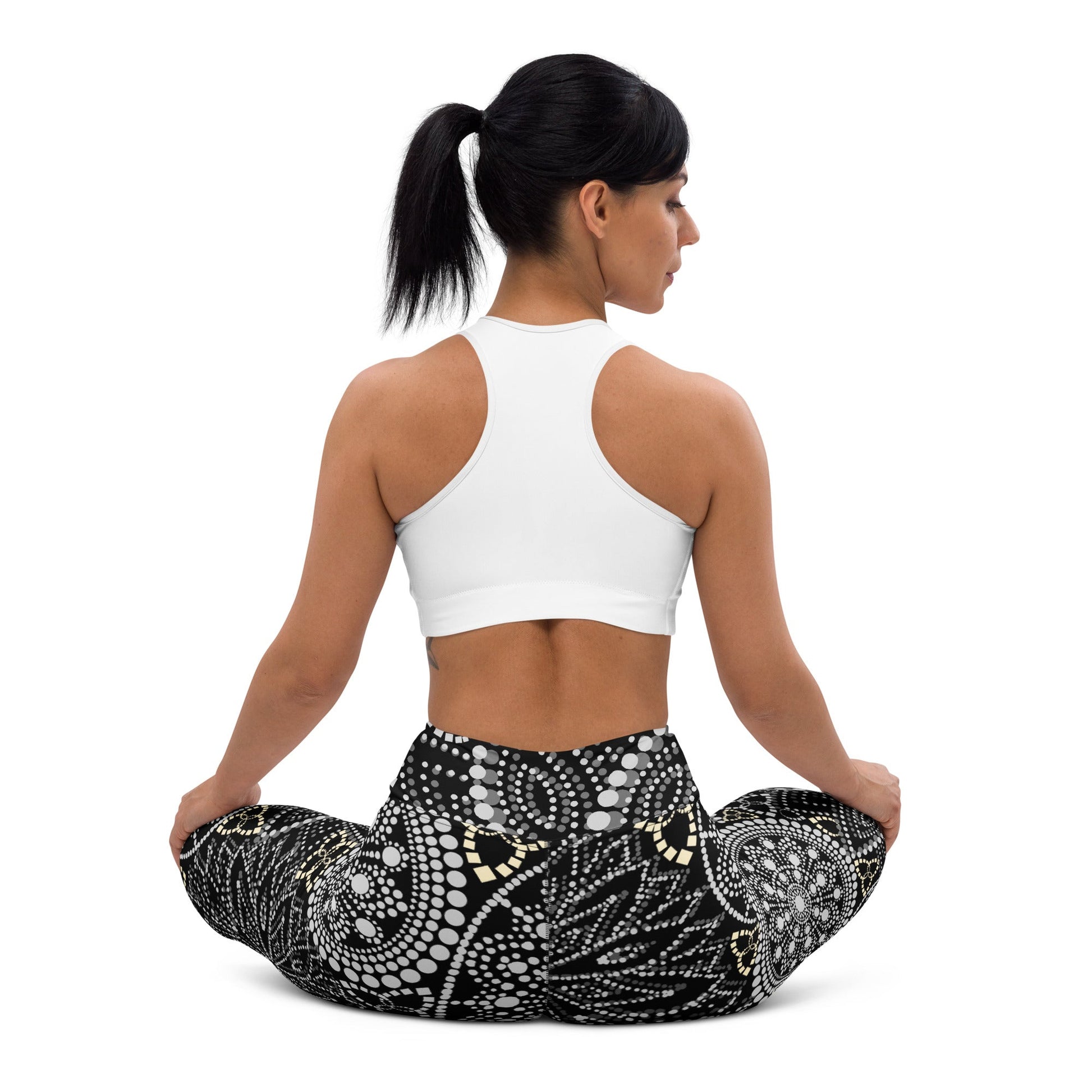 Yoga Leggings Mandala Schwarz Weiß – Superweiche Leggings mit hohem Bund & 4 - Wege - Stretch | Boho Sporthose Damen - YogaStylz