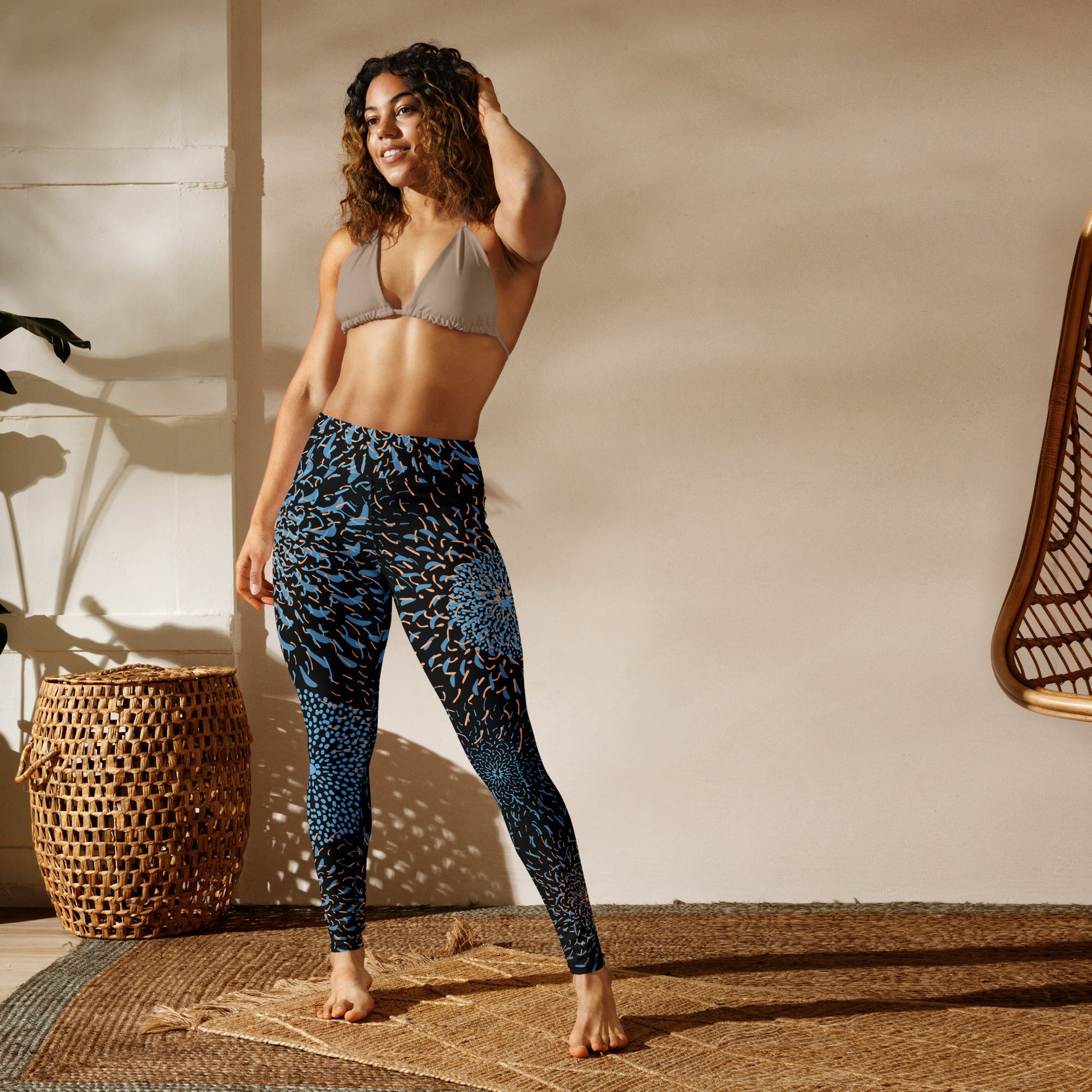 Yoga Leggings Schwarz Blau – Abstraktes Muster | Bequeme Sport Leggings mit hohem Bund & 4 - Wege - Stretch - YogaStylz